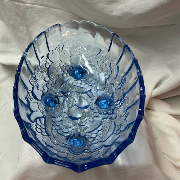 Large Indian glass harvest blue footed fruit bowl - Picture 3 of 6